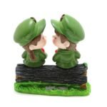 efillooc figurine soldier couple on stump holding heart balloons