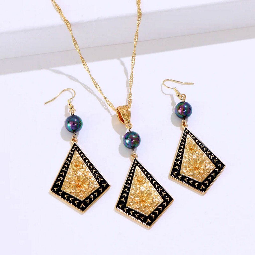 Hawaiian necklace set with pearl diamond m1 2 Hawaiian necklace set for women, with pearl and enamel