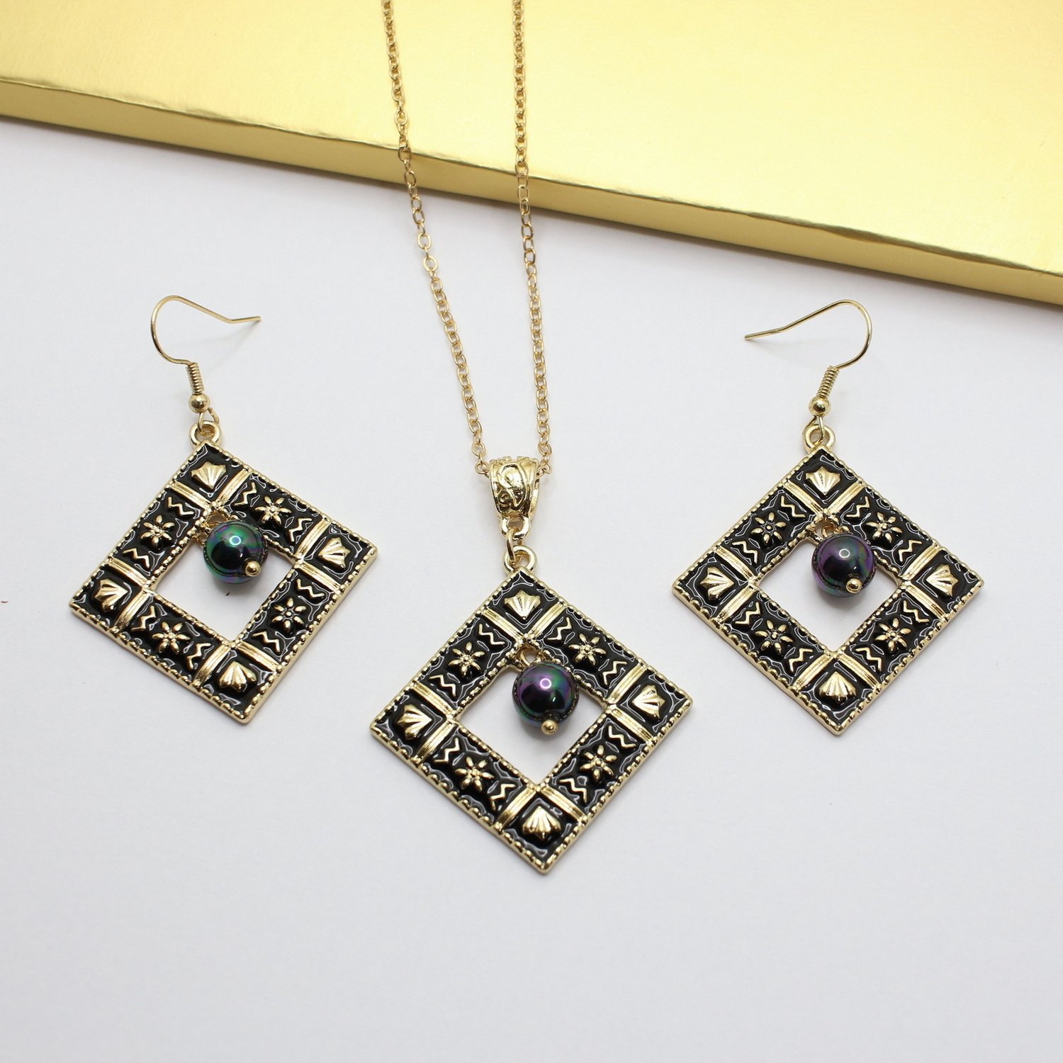 Hawaiian necklace set with pearl square m1 2 Hawaiian necklace set for women, with pearl and enamel